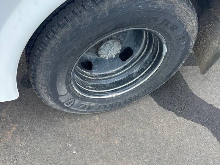 2016-ford-f350-xl-image-15