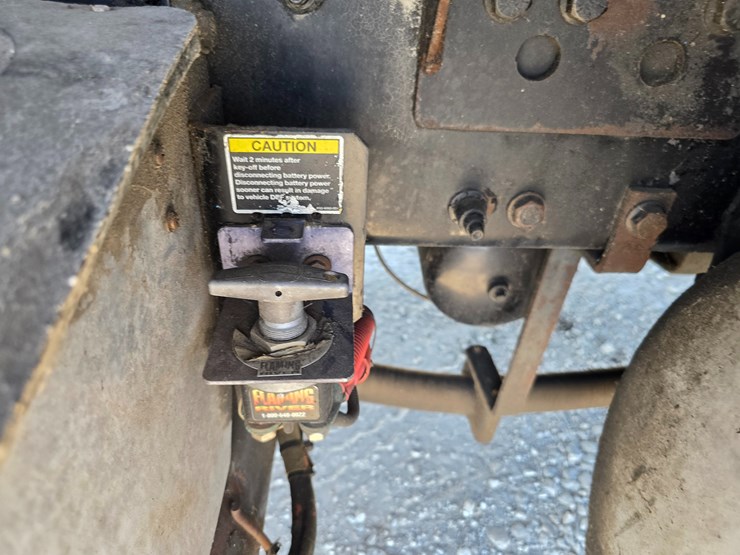 2013-peterbilt-320-image-76