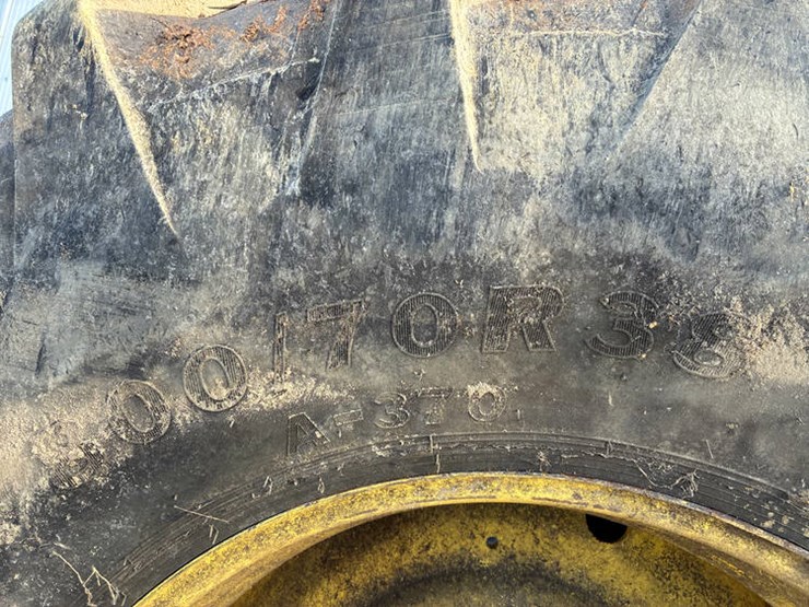 #122373-•-2---alliance-800/70r38-tires-on-jd-rims-image-2