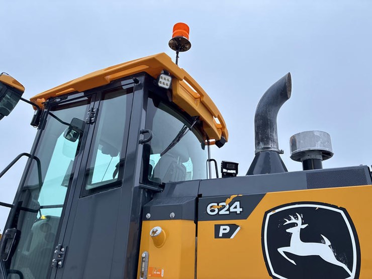 john-deere-624-image-42