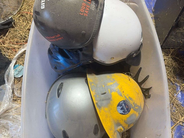 assortment-of-bike-helmets-image-2