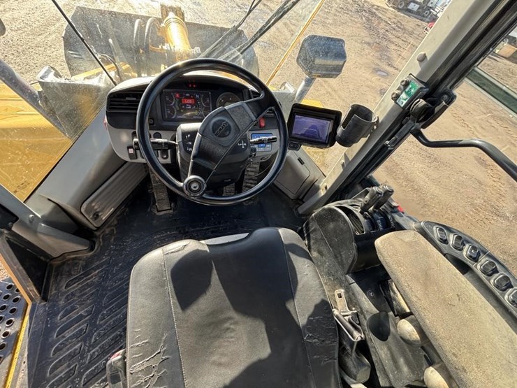 2014-komatsu-wa380-7-image-37