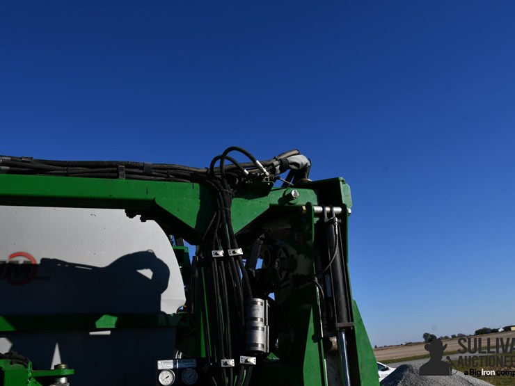 unverferth-2600-nutrimax-liquid-fertilizer-applicator-image-15