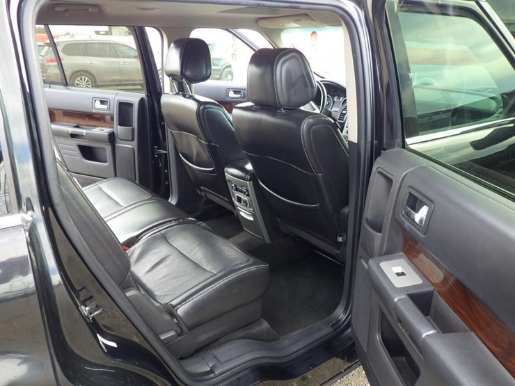 2011-ford-flex-image-8