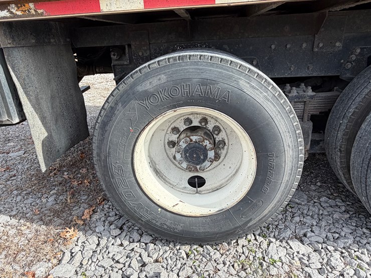 peterbilt-357-image-22