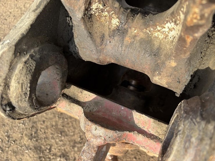 2012-takeuchi-tb180fr-image-14