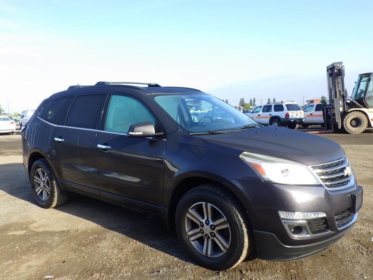 2016-chevrolet-traverse-image-2