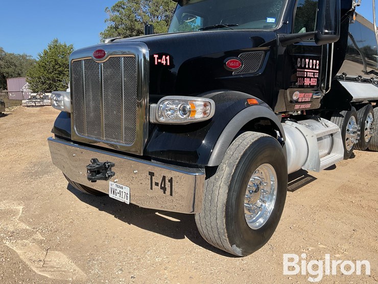 peterbilt-567-image-11