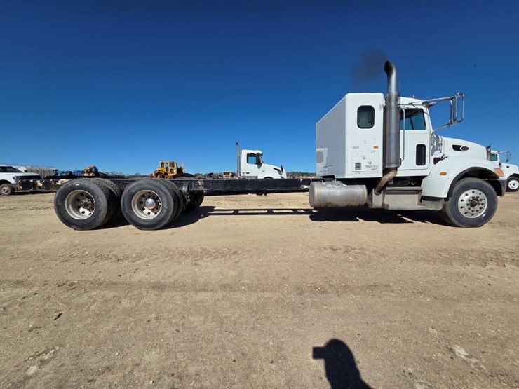 peterbilt-340-image-4