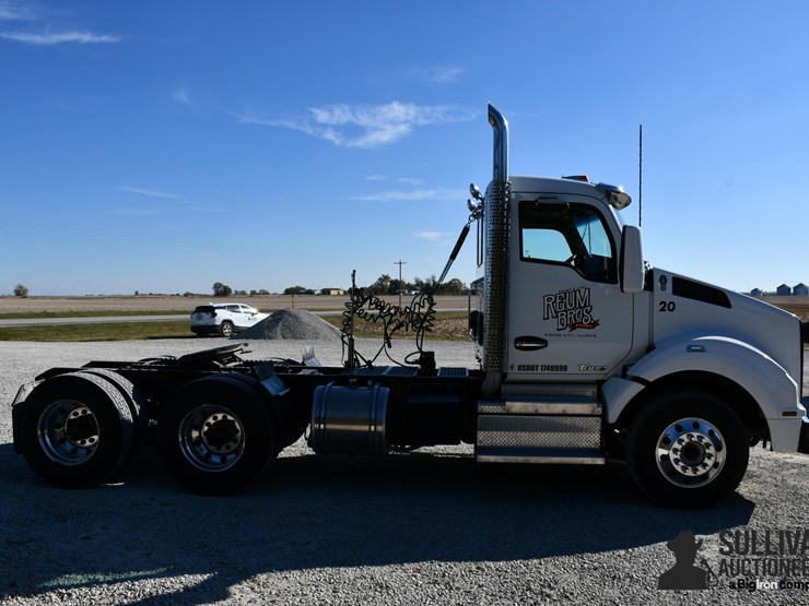 2020-kenworth-t880-image-4