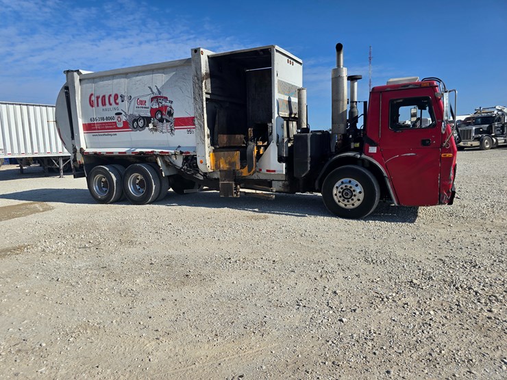 2007-mack-le613-image-36