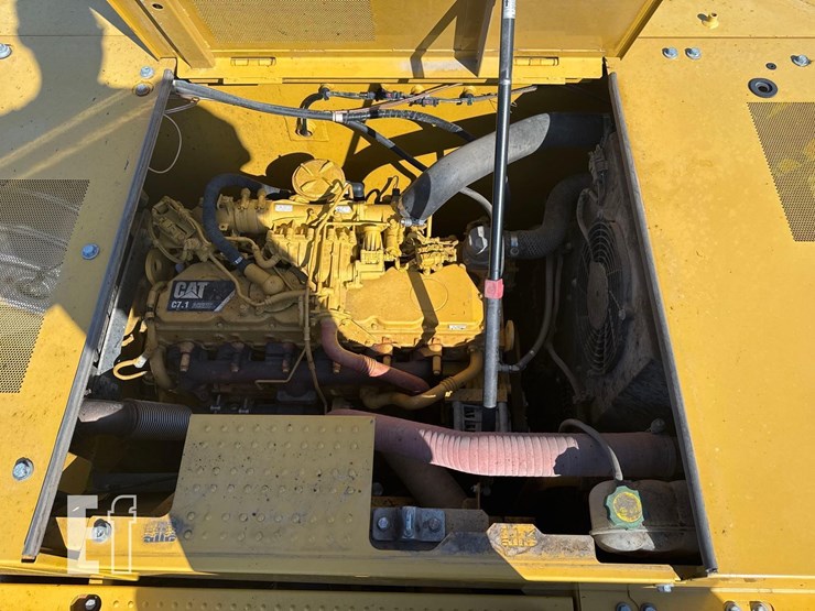 caterpillar-323-image-30