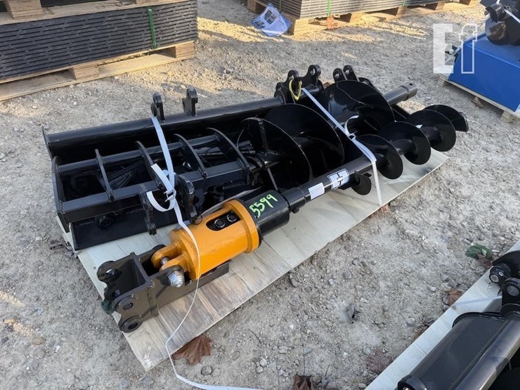 qty-(8)-cat-301-excavator-attachment-image-1