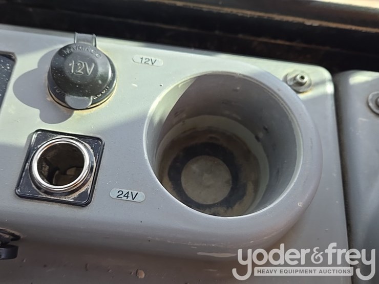 2018-komatsu-d61pxi-24-image-104