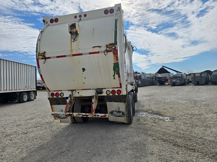 1996-mack-mr688s-image-24