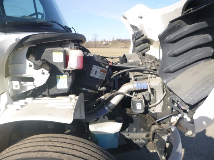 freightliner-m2-106-image-18