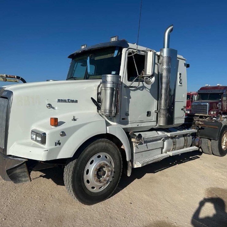 2011 WESTERN STAR 4900
