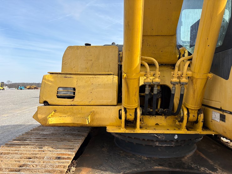 komatsu-pc220-lc-7l-image-18