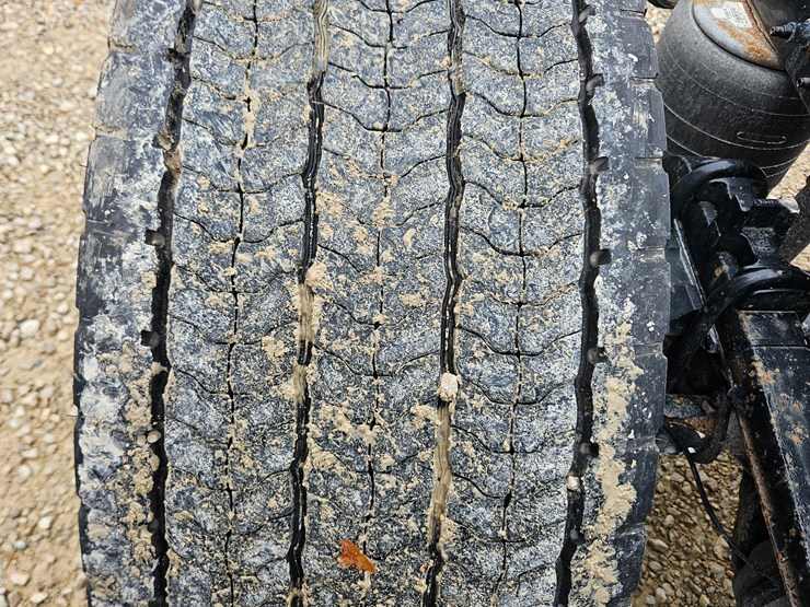 peterbilt-579-image-87