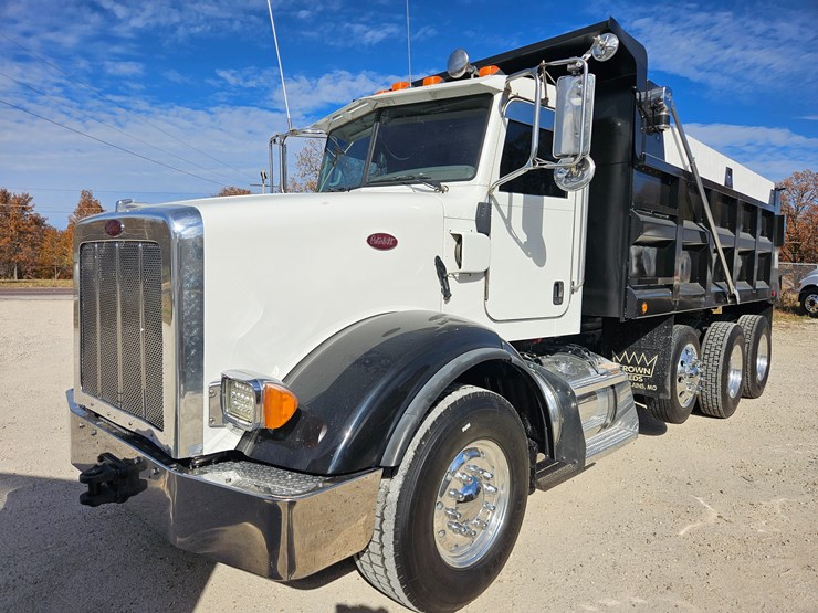 2009-peterbilt-365-image-2