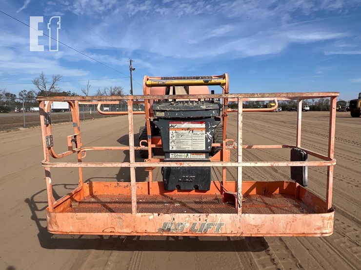 2018-jlg-600s-image-7