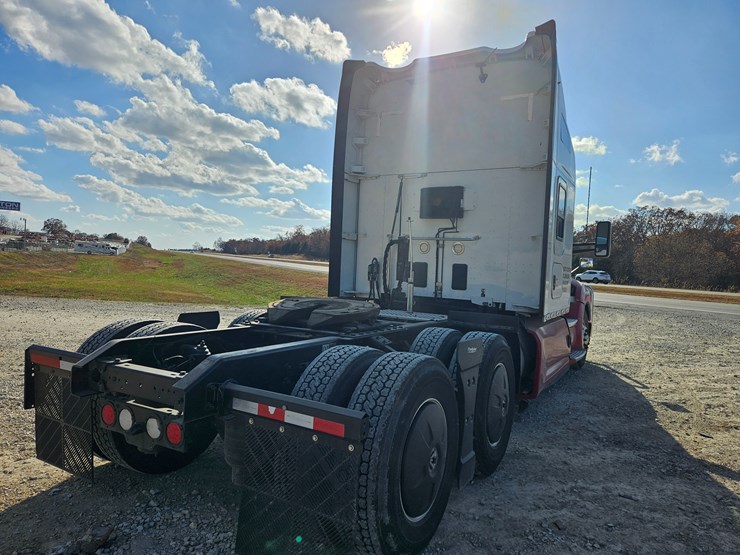 2021-kenworth-t680-image-17