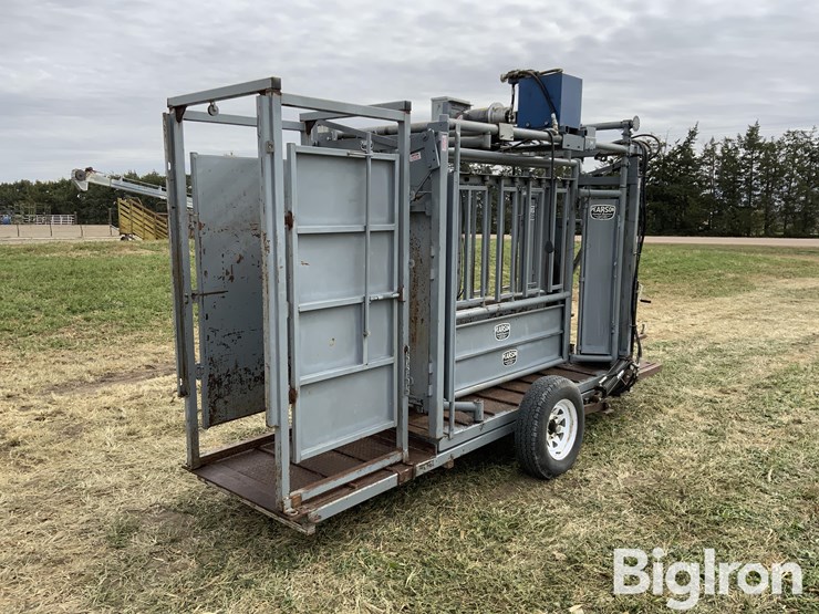 pearson-portable-hydraulic-squeeze-chute-image-5