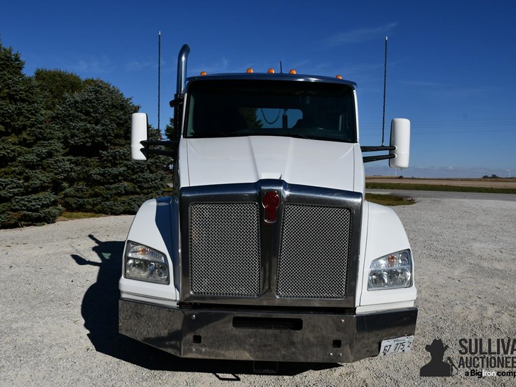 2020-kenworth-t880-image-2