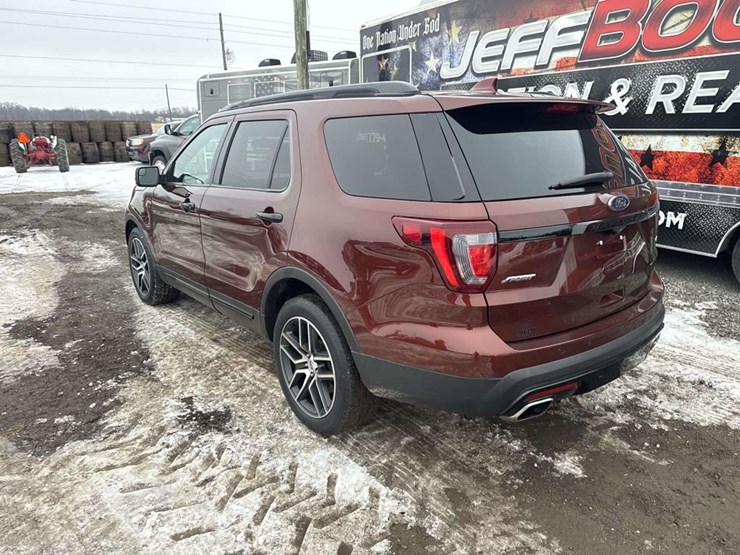 2016-ford-explorer-image-3