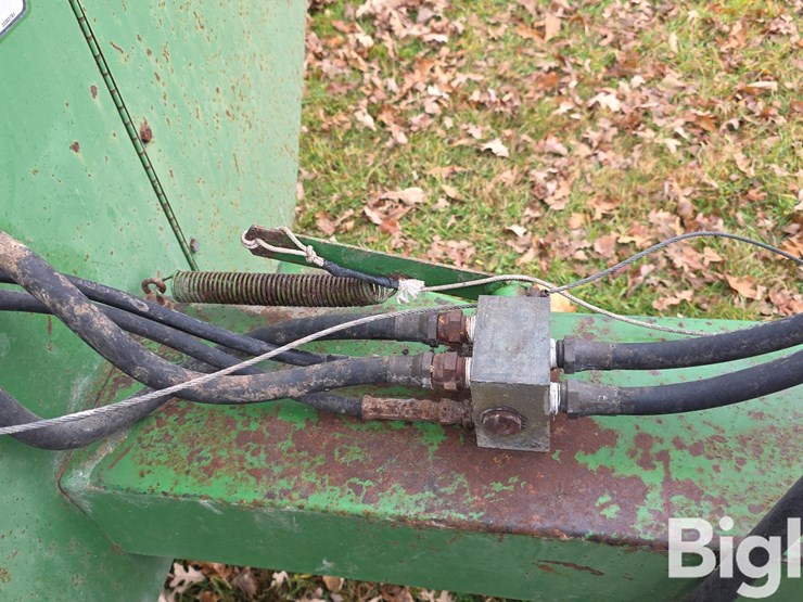 john-deere-350-image-11