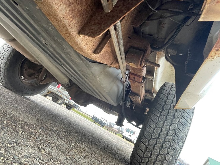 2013-chevrolet-1500-image-35