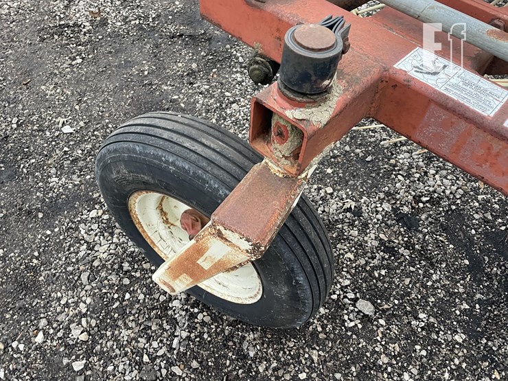 hesston-3983-image-12