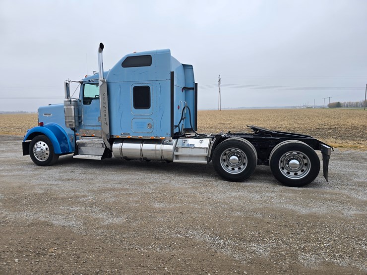1999-kenworth-w900l-image-12
