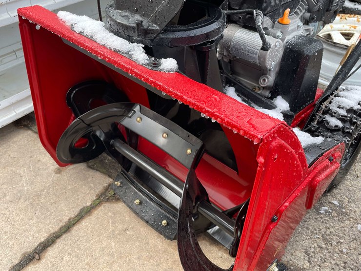 #6122-•-toro-snowmaster-snowblower-image-9