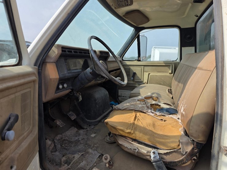 1987-ford-f700-image-1