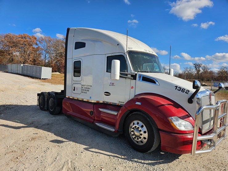 2021-kenworth-t680-image-26