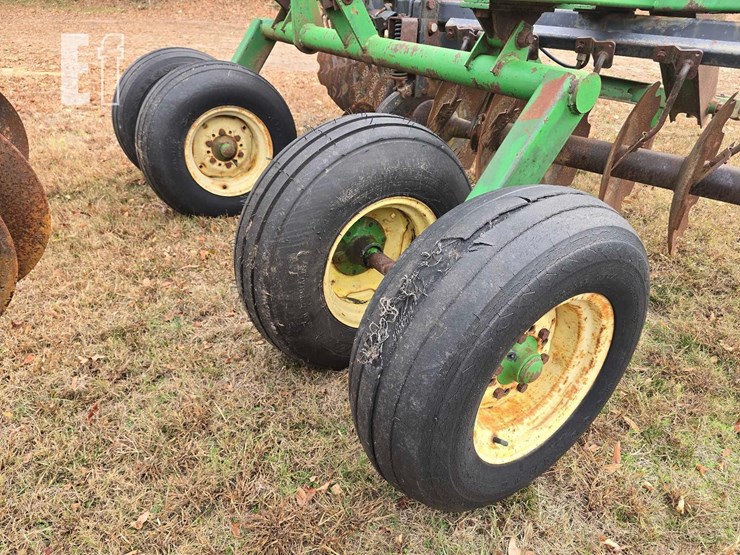 john-deere-630-image-11