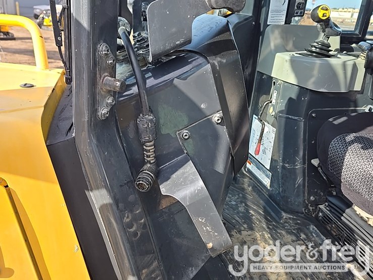 2018-komatsu-d61pxi-24-image-99