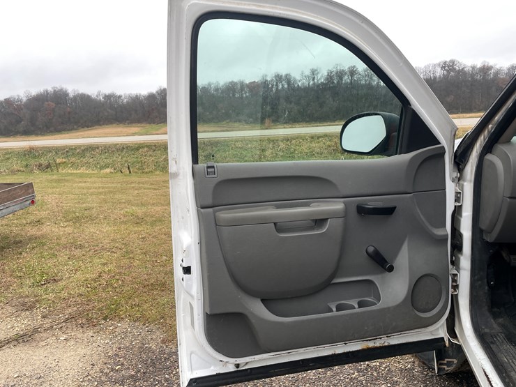 2010-chevrolet-1500-image-30