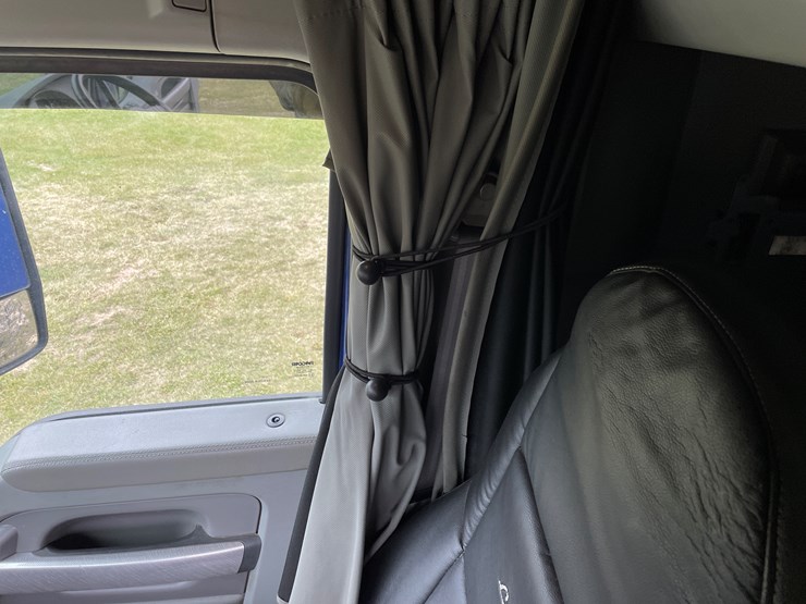 kenworth-t680-image-76