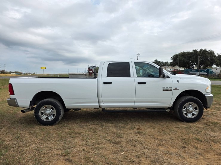 2018-dodge-2500-image-3