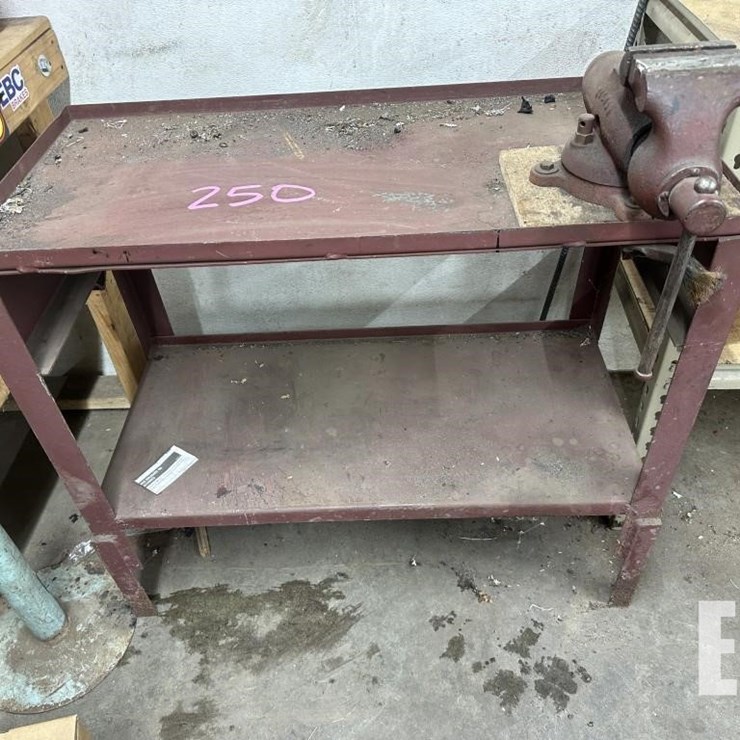 METAL BENCH & VISE