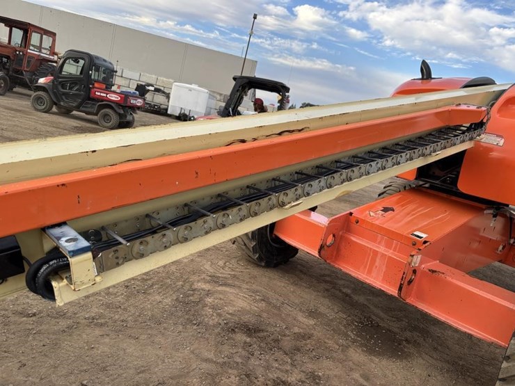 2013-jlg-400s-image-16