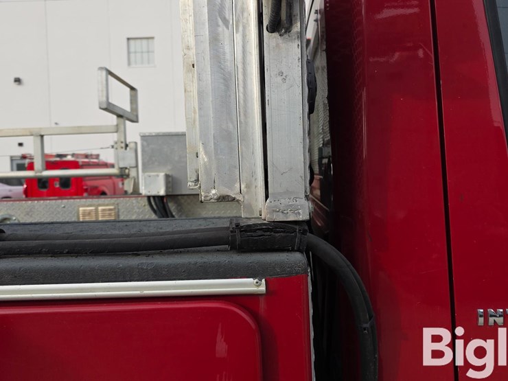 2004-international-durastar-4300-image-9