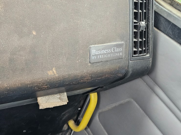 freightliner-fl70-image-53