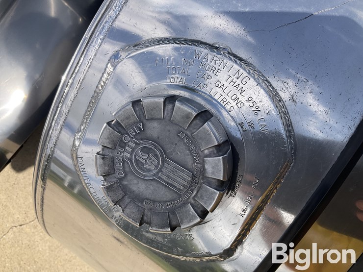 2017-kenworth-w900l-image-17