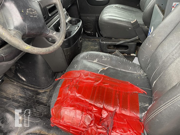 2002-chevrolet-express-2500-image-18