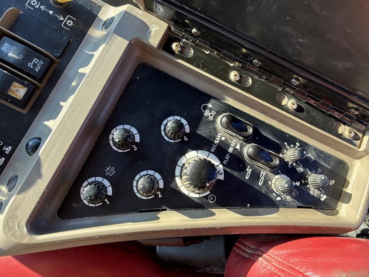 case-ih-magnum-305-image-84