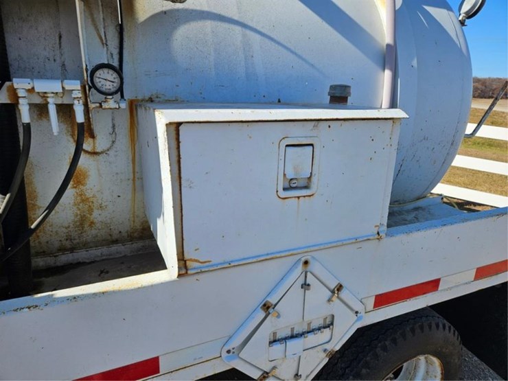 #3272-•-1983-presvac-systems-sewer-vac-image-25