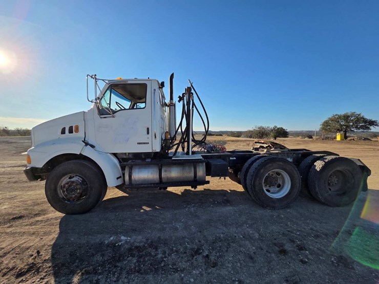 2003-sterling-lt9500-image-8